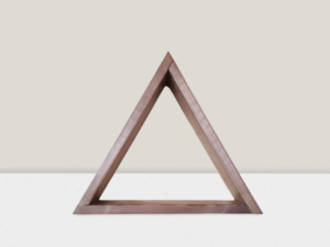 Estantería Triangular de Madera Straddle